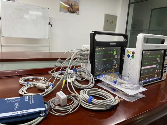 Monitoreo portátil de pacientes cardíacos modular para ambulancia de UCI OEM ODM