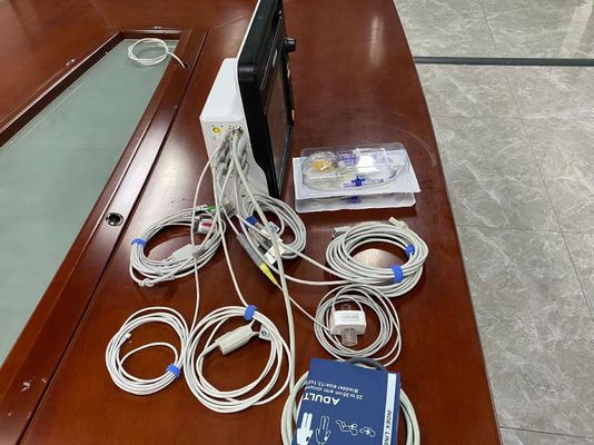 Monitoreo portátil de pacientes cardíacos de la UCI con 6 parámetros estándar ECG NIBP SPO2