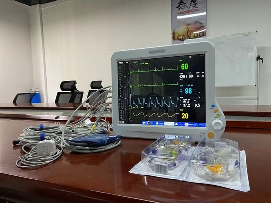 6 Parámetros Monitoreo cardíaco portátil de la UCI para el seguimiento del ECG NIBP SPO2