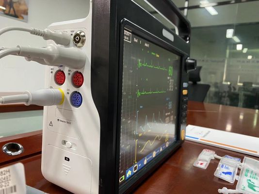 Monitoreo multilingüe veterinario de múltiples parámetros con ECG NIBP SPO2 2Temp