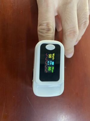 OEM ODM Oximómetro portátil de pulso de oxígeno en sangre con OLED