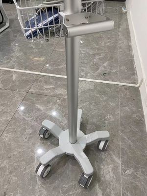 Carretilla de aluminio del monitor paciente de Matieral de la aviación de ICU con las ruedas silenciosas de 3 pulgadas